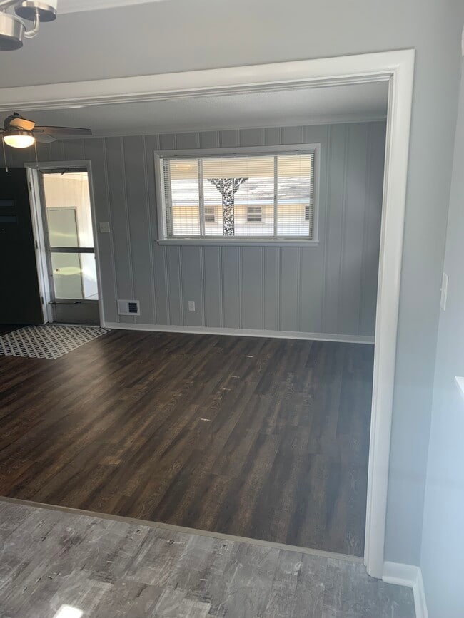 Photo - 1633 Lamar St