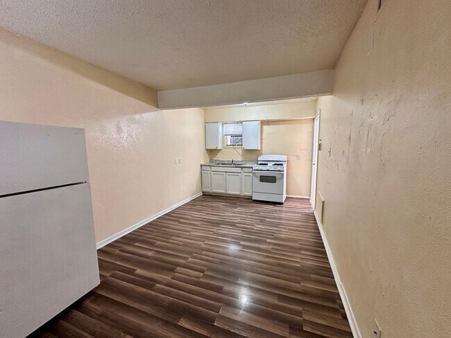 Photo - Cozy, affordable and conveniently located Studio Unit 216 A