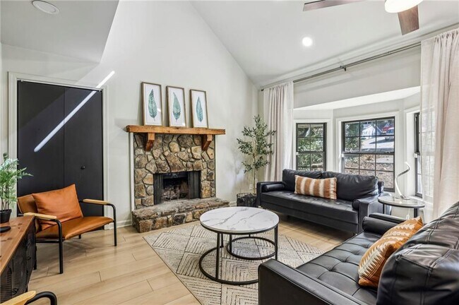 Photo - 2158 Wells Dr SE