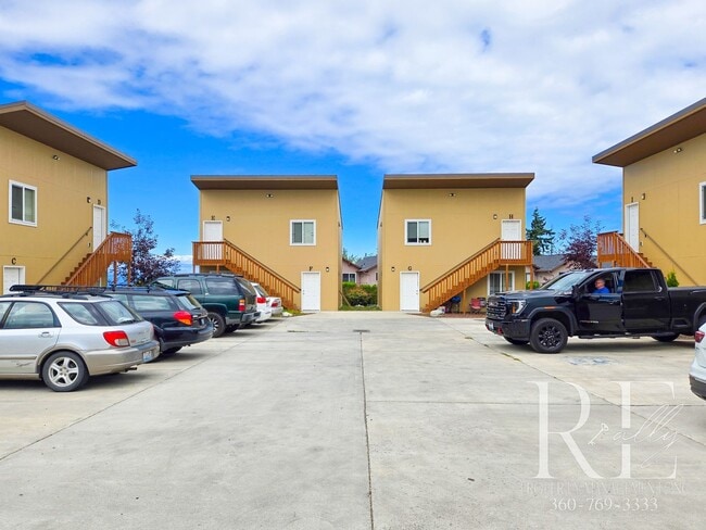 Building Photo - Port Angeles Coastal Living Rental