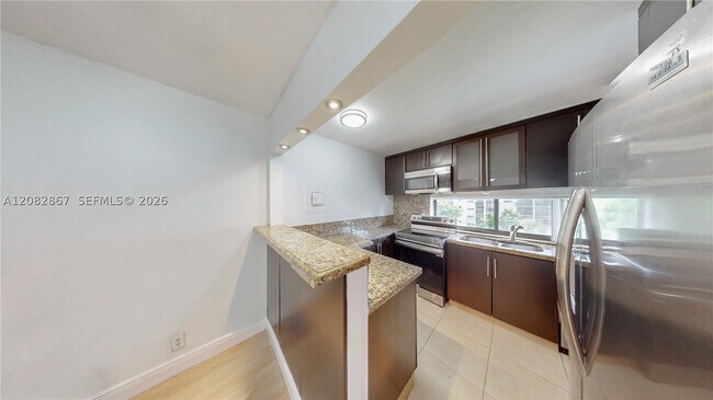 Photo - 17011 N Bay Rd Unit 516
