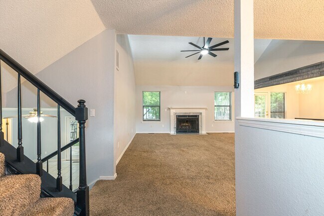 Photo - Newly Renovated 4 Bed / 3.5 Bath in Tulsa ...