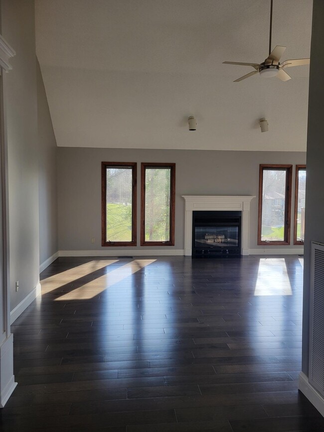 Photo - 116 Knollwood Ln