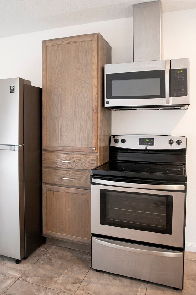 Photo - 605 Orangewood Dr Unit B