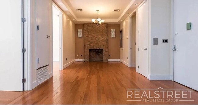 Photo - Havemeyer Street Unidad 2F