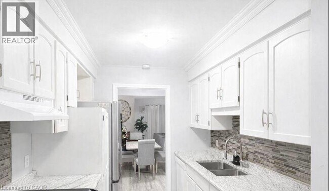 Photo - 21 Conestoga Rd