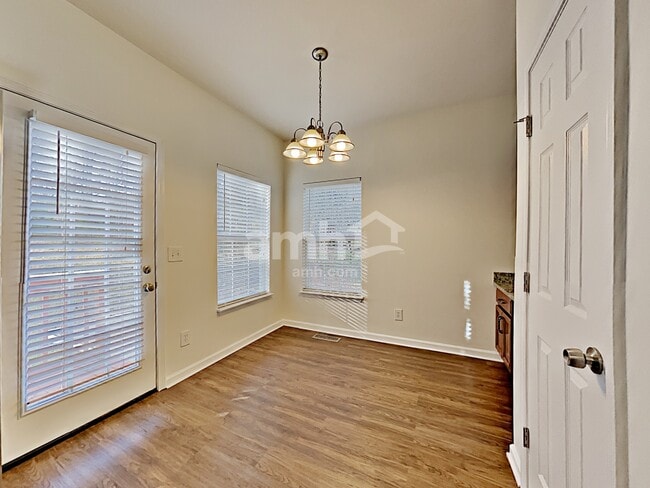 Photo - 141 Claybrook Ln