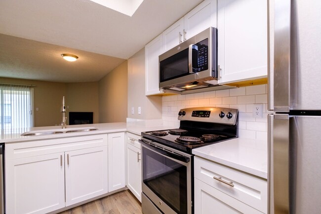 Photo - Perimeter Lakes Apartments