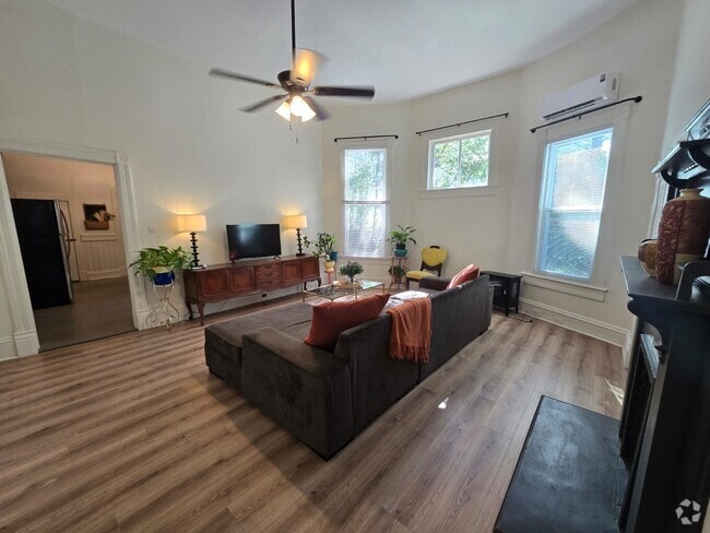 Building Photo - Highland Oasis Gardens Unit B Rental