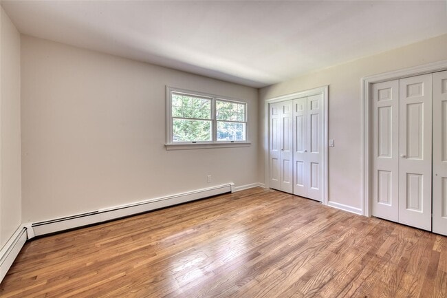 Photo - 400 Little Peconic Bay Rd