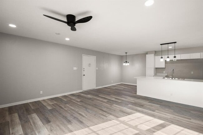 Photo - 910 Duncan Ln Unidad 56