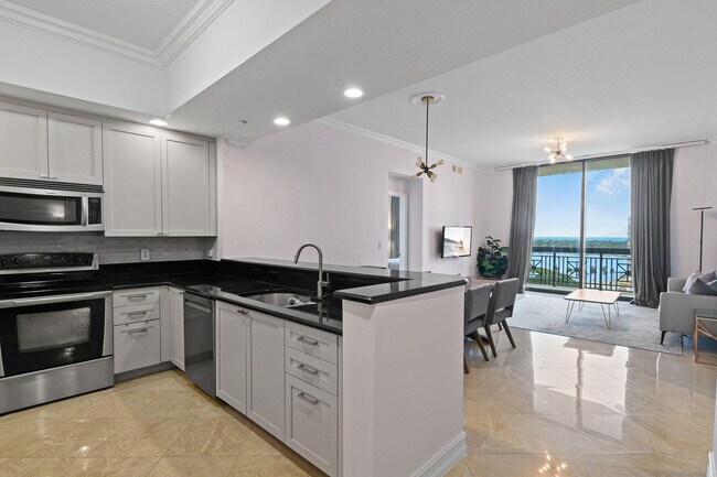 Photo - 701 S Olive Ave Unidad 818