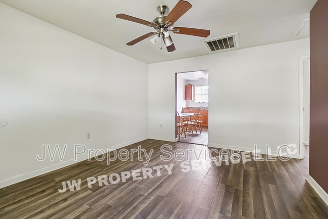 204 Wilker Neal Ave