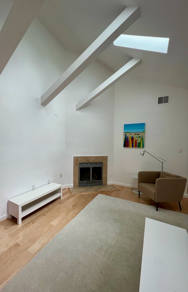 Photo - 2111 N Scott St Unit 62