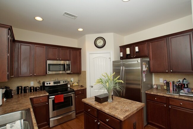 Photo - 105 Cobalt Creek Way