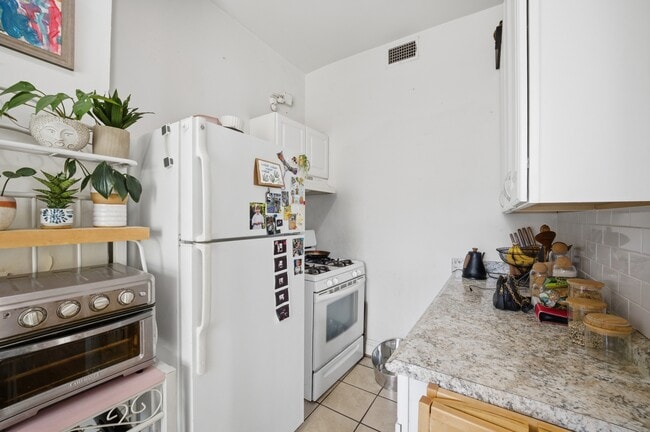 Photo - 324 Colonial Ave Unit 4