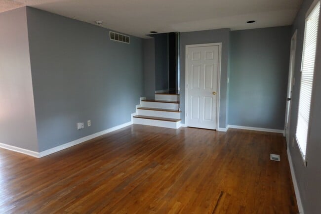Photo - 451 Camden Cir