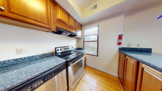 1321 Fairmont St NW
