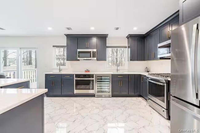 Photo - 9 E Stemmer Ln