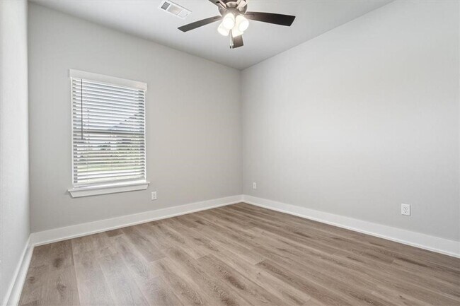 Photo - 7002 SW Basswood Ave