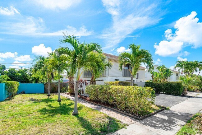 Building Photo - 3015 Florida Blvd Rental