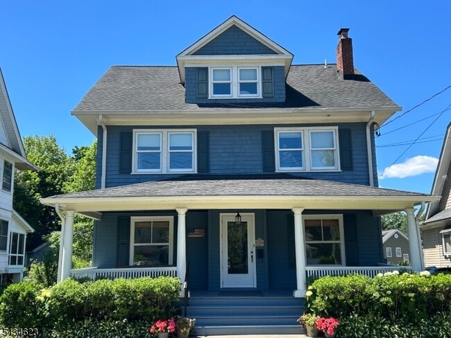 Photo - 186 Godwin Ave