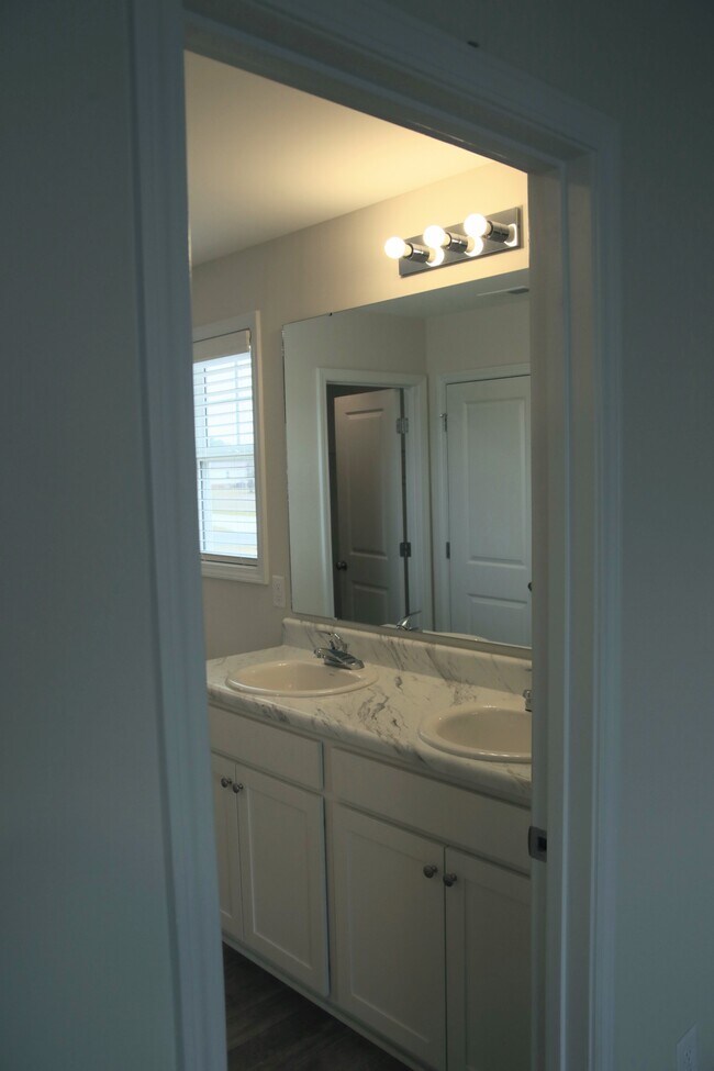 Photo - 36 Alderman Ct