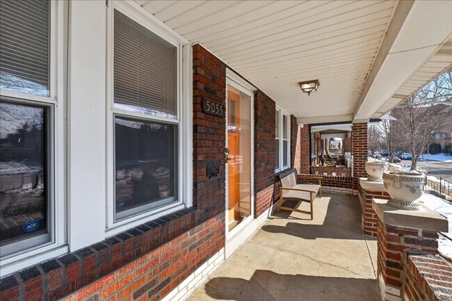 Photo - Rhode to House-erado