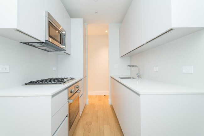 Building Photo - 16 Chestnut Hill Ave Unit 28-6 Rental