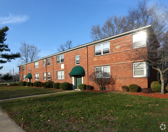 Photo - Cedar Lane Manor Apartments