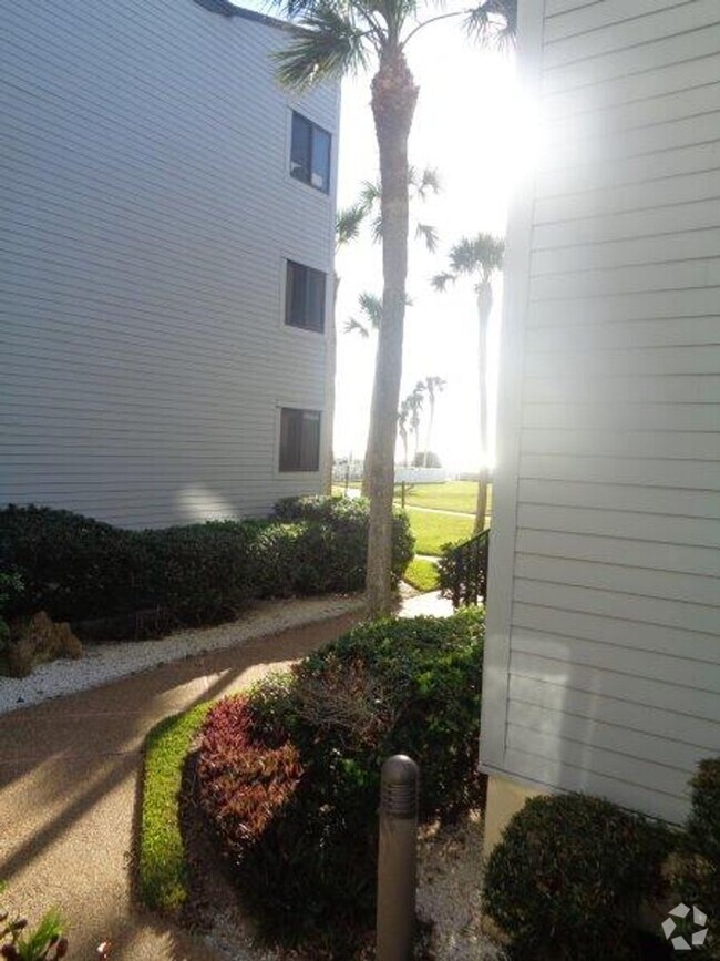 Building Photo - MacArthur Beach & Racquet Club 1BR/1BA Condo Unit 121