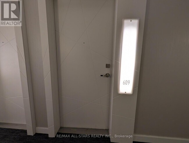 Photo - 14 York St Unit 609