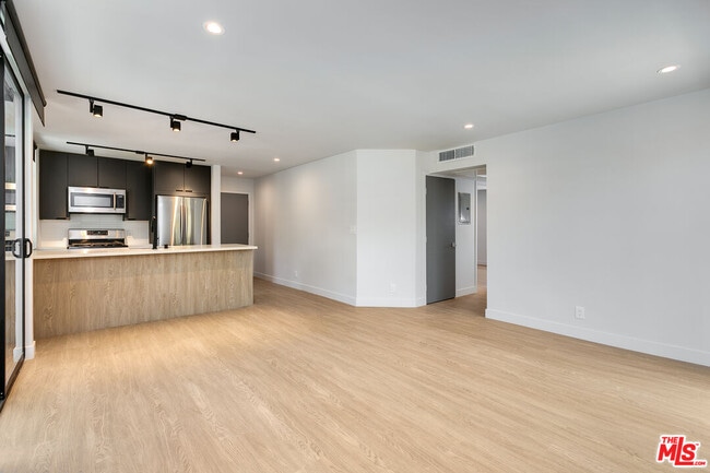 Photo - 3602 Dunn Dr Unidad 2