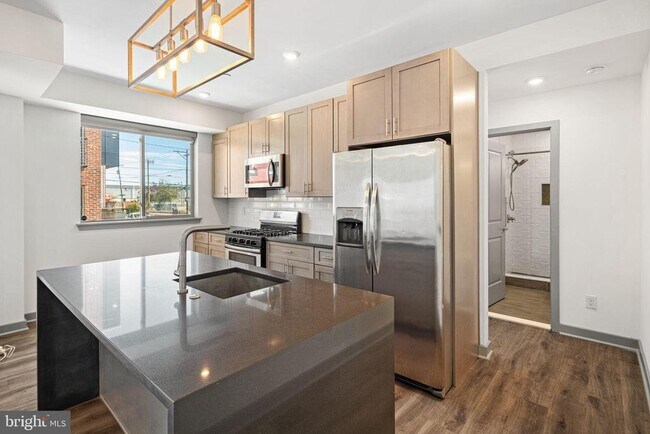 Photo - 411 W Berks St