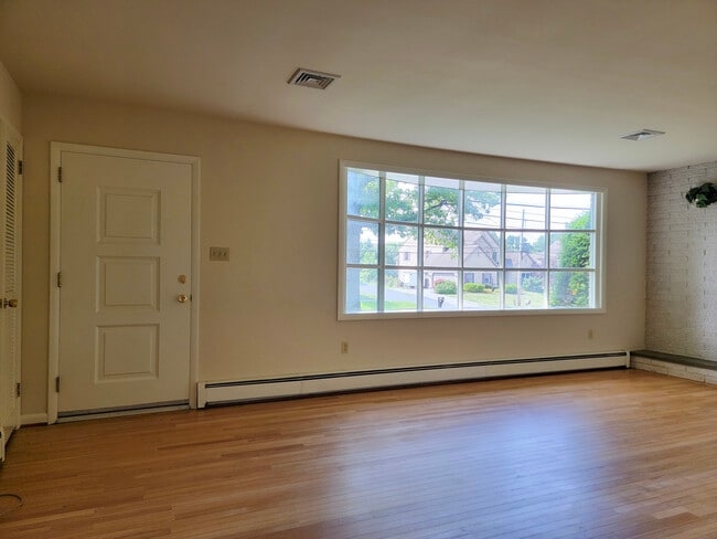 Photo - 609 W Orange St