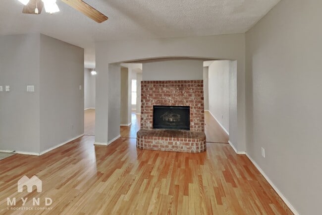 3205 Meadowview Dr