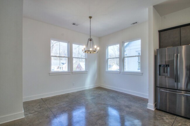 Photo - 904 Burchwood Ave