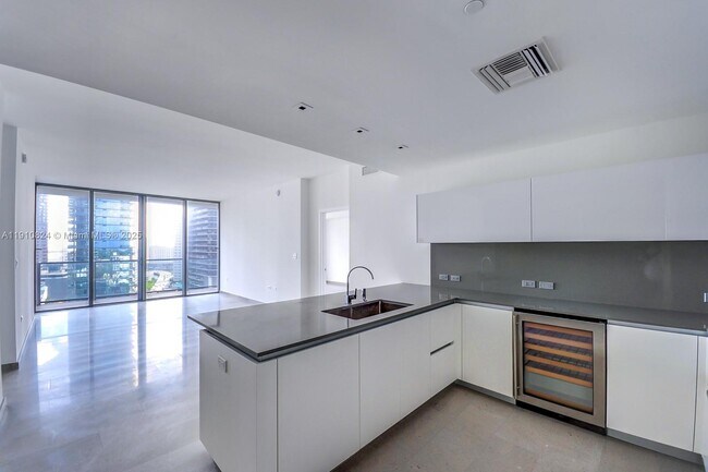 Photo - 88 SW 7th St