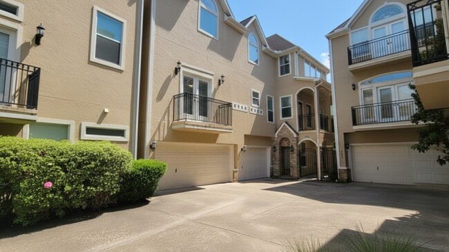 Photo - 305 Reinerman St