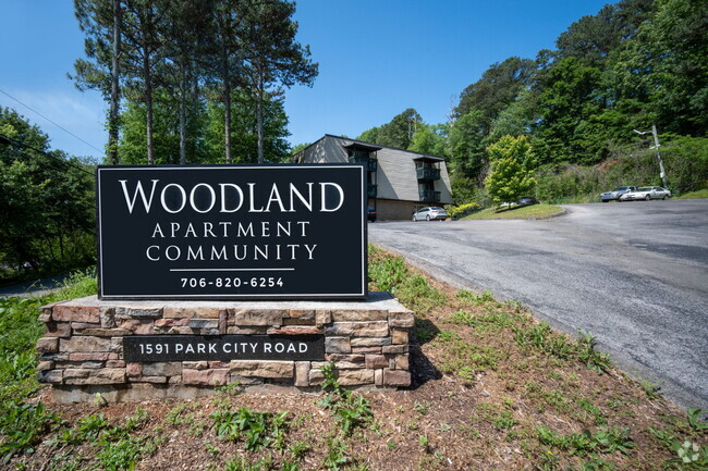 Building Photo - Woodland Apartments