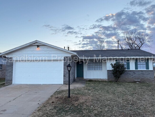 Photo - For Lease | Pratville | Available Now!