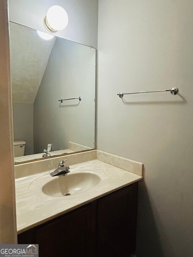 Photo - 207 Hillcrest Dr