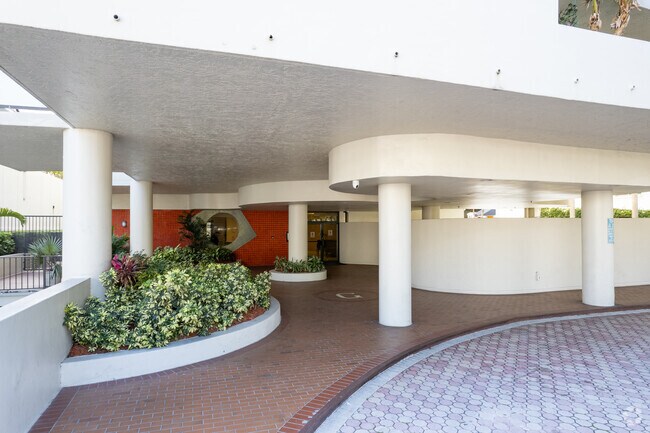 Photo - The Georgian Condominium