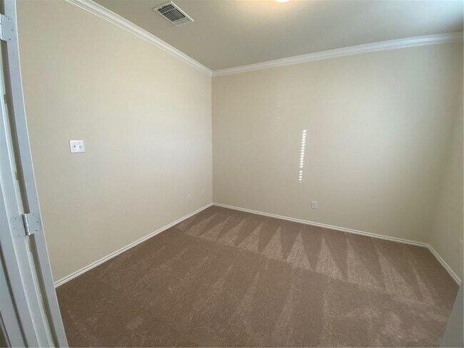 Photo - 200 Kildeer Pass