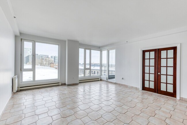 Photo - 340 Rue du Champ de Mars Unité 512