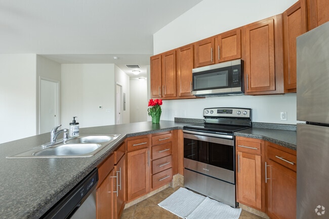 2 BR, 2BA - 1,359SF