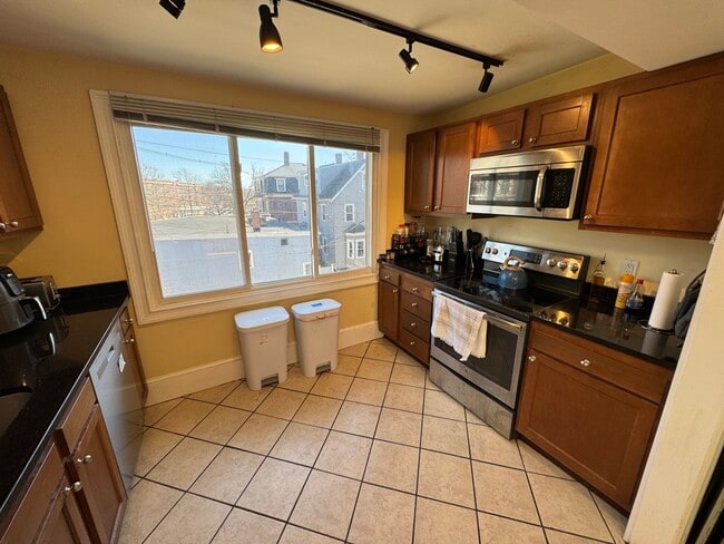 Photo - 208 Holland St Unit #2