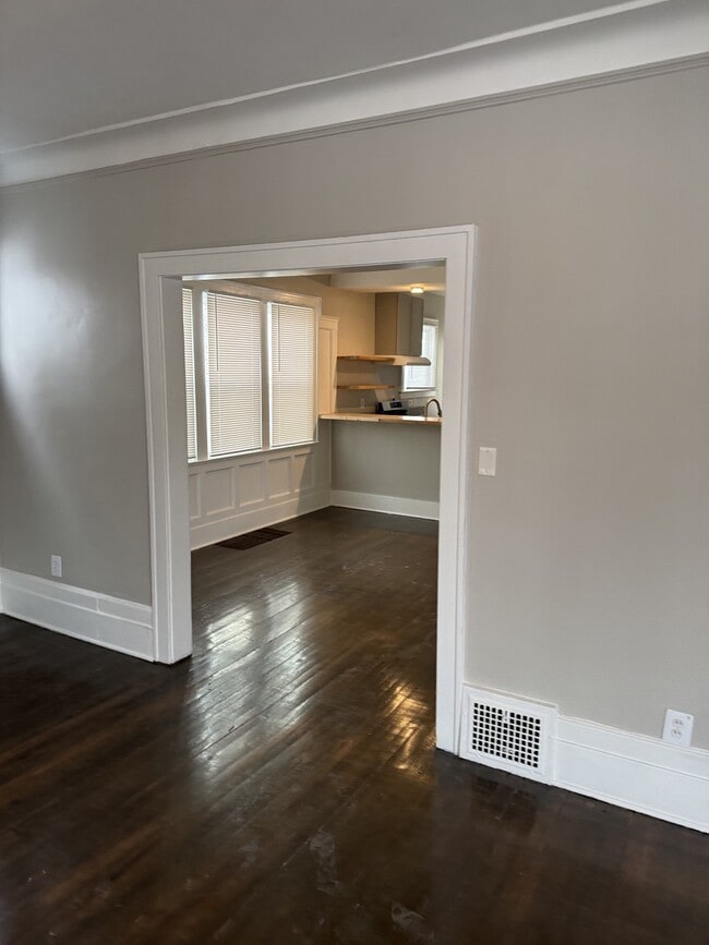 Photo - 209 Philip St