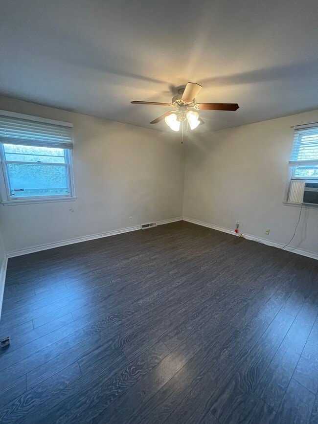 Photo - Available now 2 bed 1 bath Audobon / Shadl...