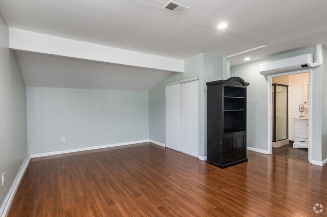 Building Photo - Beautifully Updated Studio ADU with FIXED ... Rental